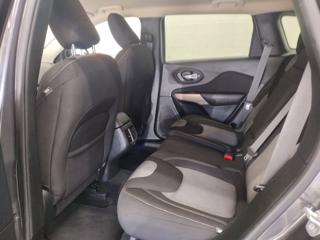 2017 Jeep Cherokee Sport