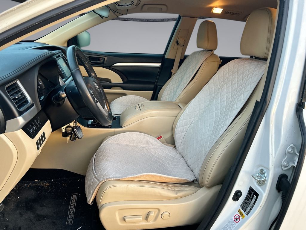 Thumbnail: 2017 Toyota Highlander - 11