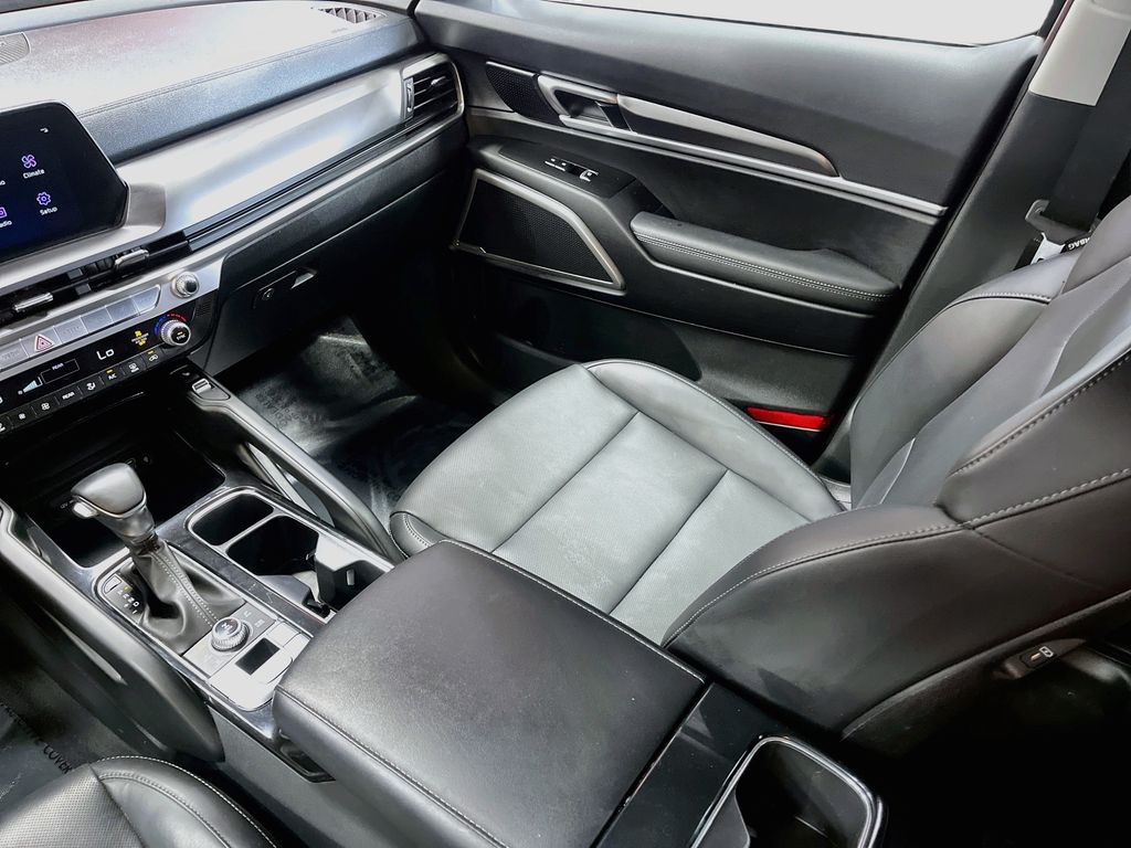 Used 2023 Dark Moss Kia S image 23