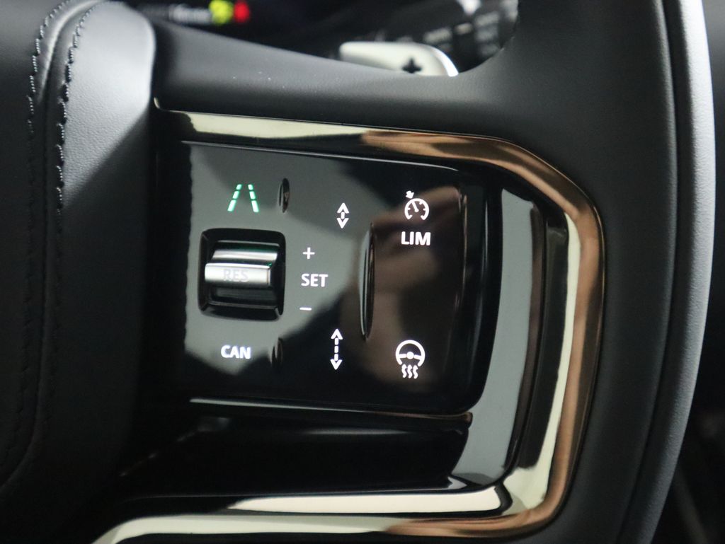 Thumbnail: 2026 Land Rover Range Rover Sport - 13