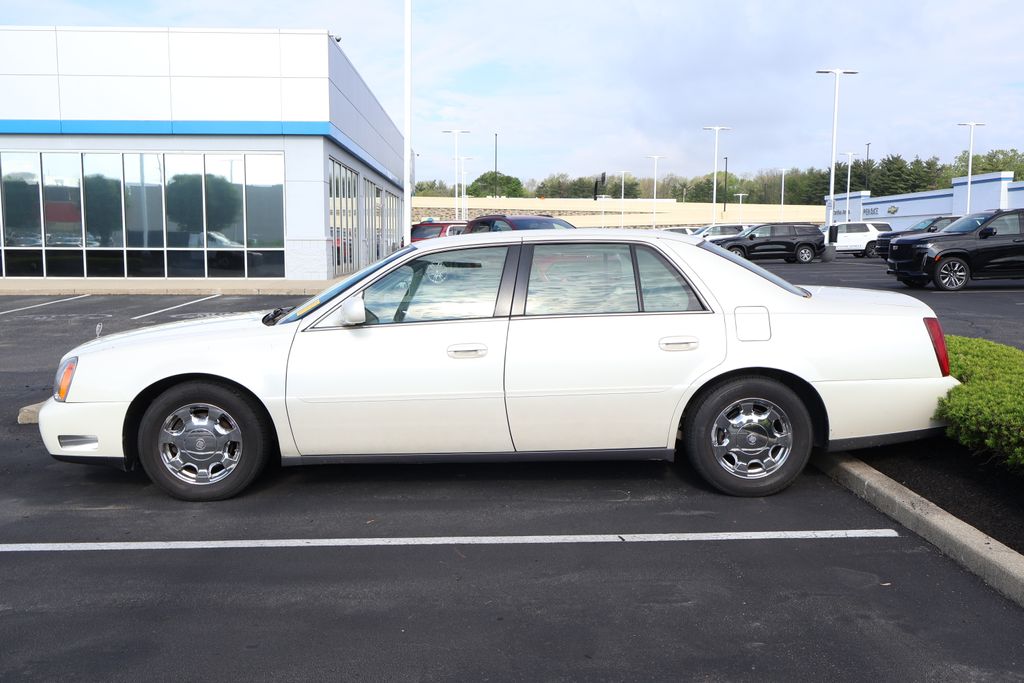 2001 Cadillac DeVille Base 7