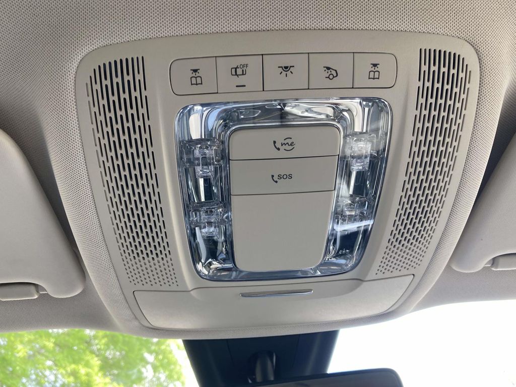 Used 2020 Black Mercedes-Benz GLB 250 image 18