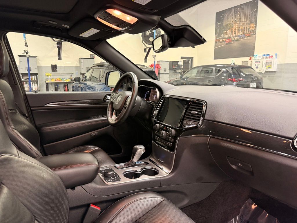 Thumbnail: 2019 Jeep Grand Cherokee - 28