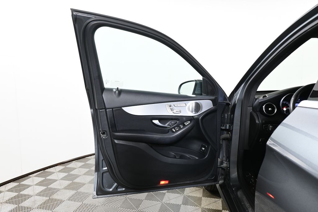 Thumbnail: 2019 Mercedes-Benz GLC - 31