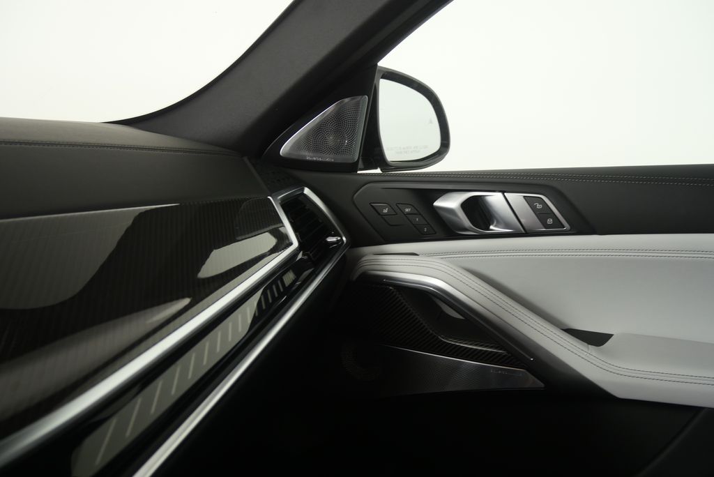 Thumbnail: 2027 BMW X6 - 24