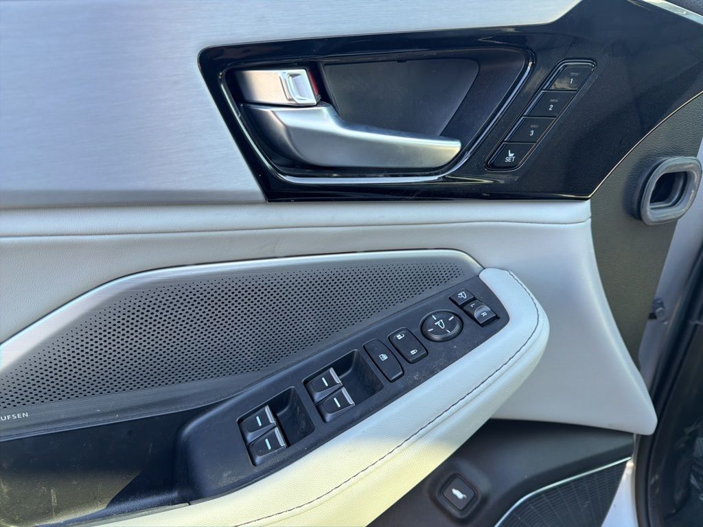 Thumbnail: 2025 Acura MDX - 29