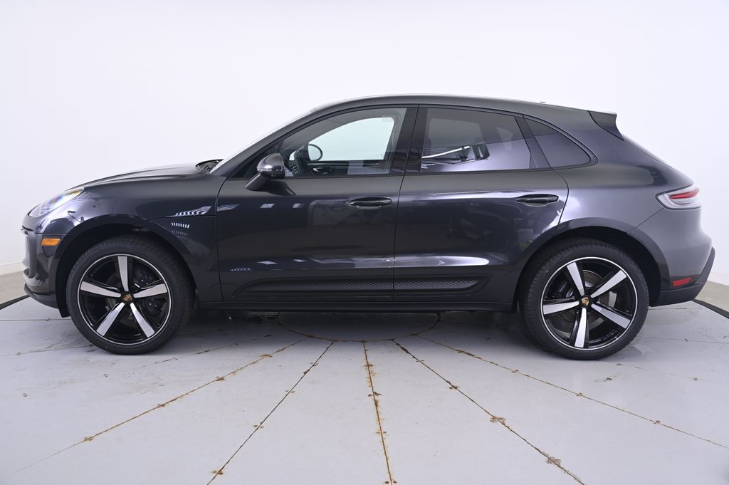 Thumbnail: 2025 Porsche Macan - 2