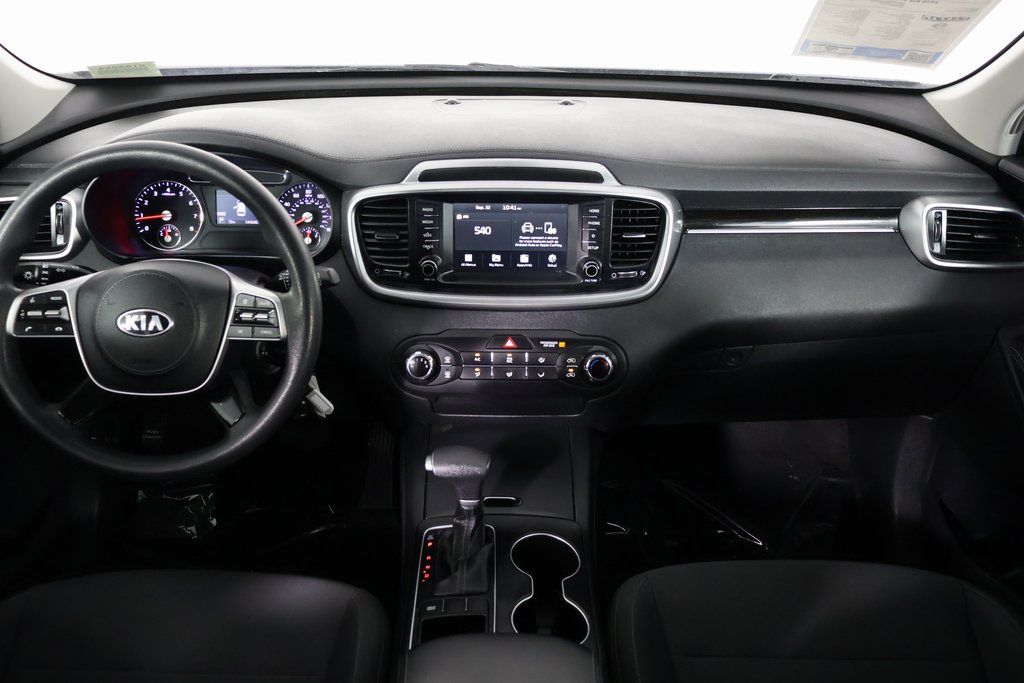 Thumbnail: 2020 Kia Sorento - 8