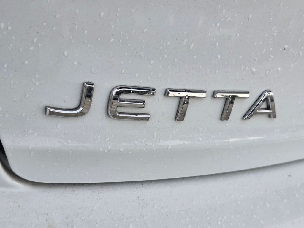 2023 Volkswagen Jetta - $17,800