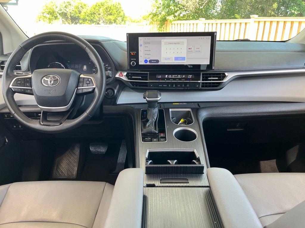 Thumbnail: 2025 Toyota Sienna - 16