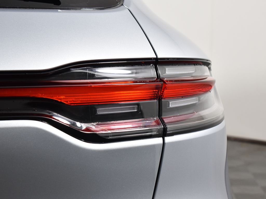 Thumbnail: 2026 Porsche Macan - 13