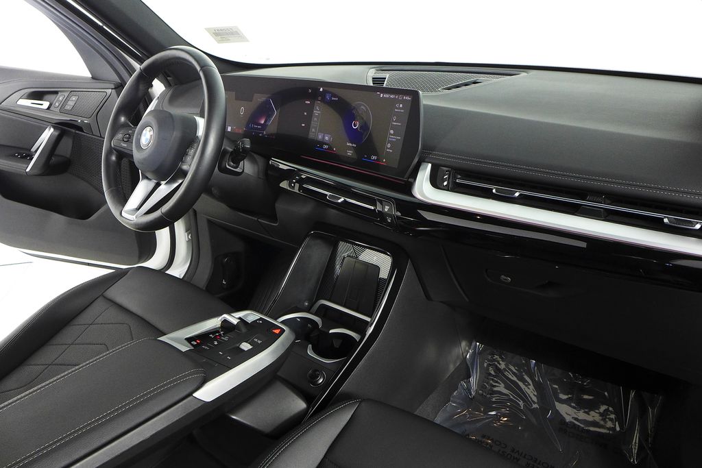 Thumbnail: 2023 BMW X1 - 13