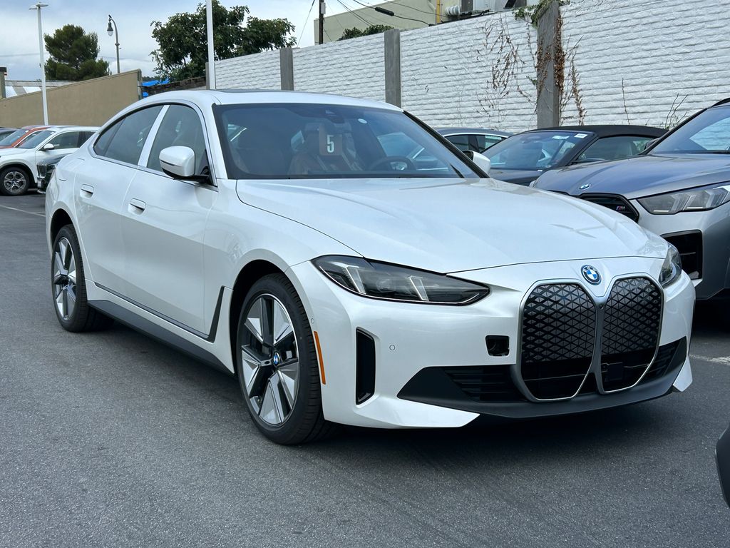 Thumbnail: 2025 BMW i4 - 2