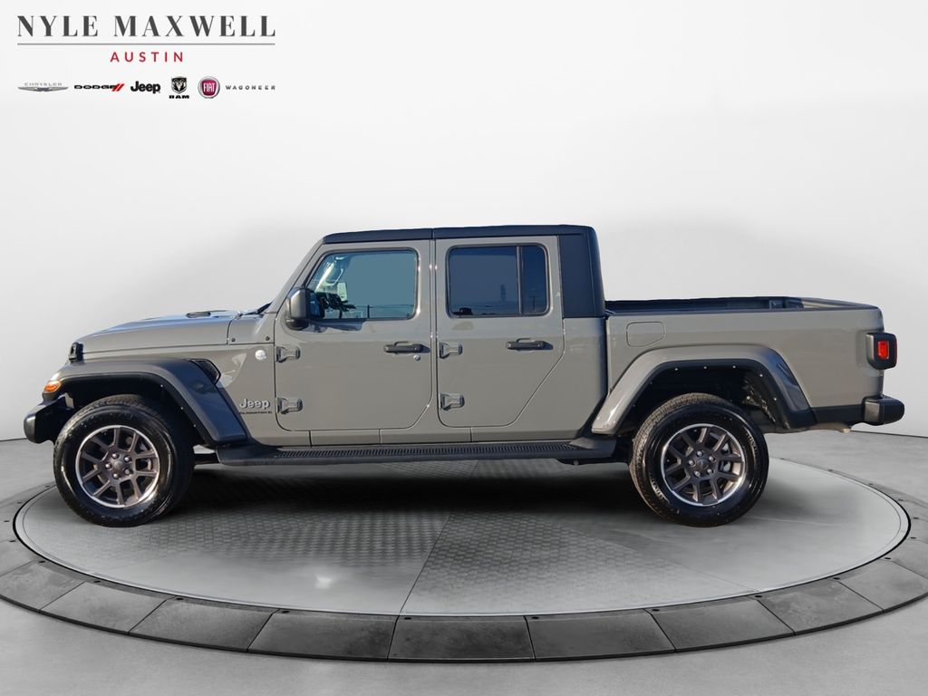 Used Car 2023 Jeep Gladiator  Overland For Sale Under $35,000 In Austin, Texas