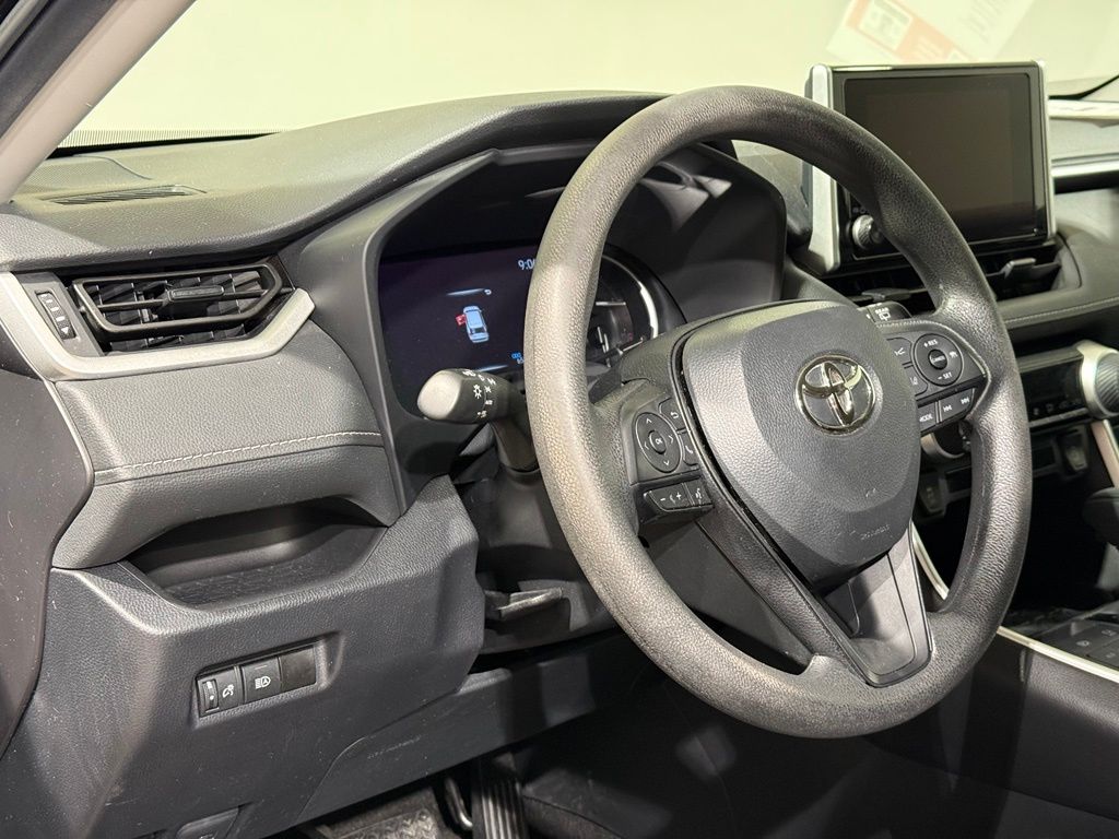 Thumbnail: 2024 Toyota RAV4 - 17