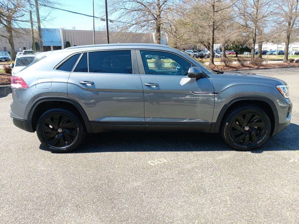 2024 Volkswagen Atlas Cross Sport 2.0T SE w/Technology 6