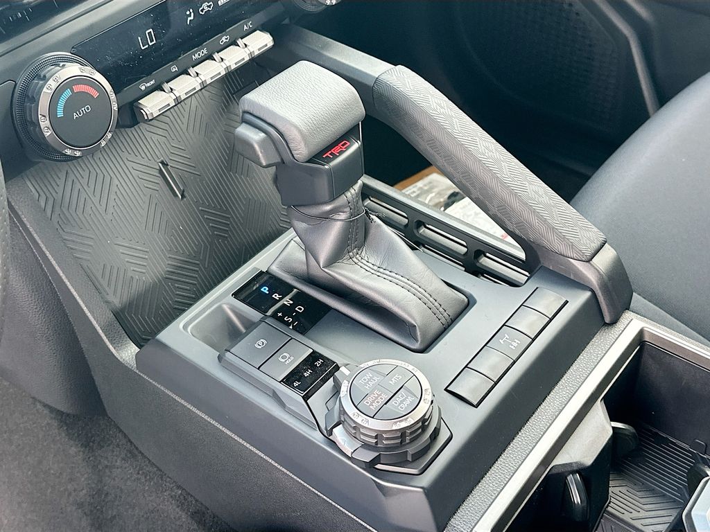 2025 Toyota Tacoma TRD Off-Road 14