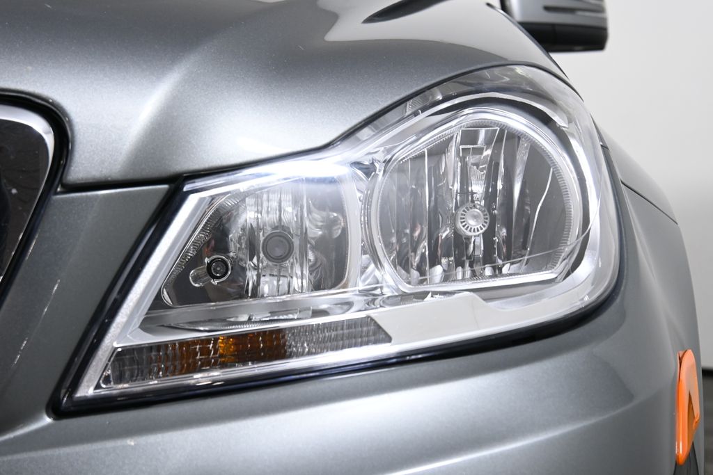 Thumbnail: 2013 Mercedes-Benz C-Class - 11