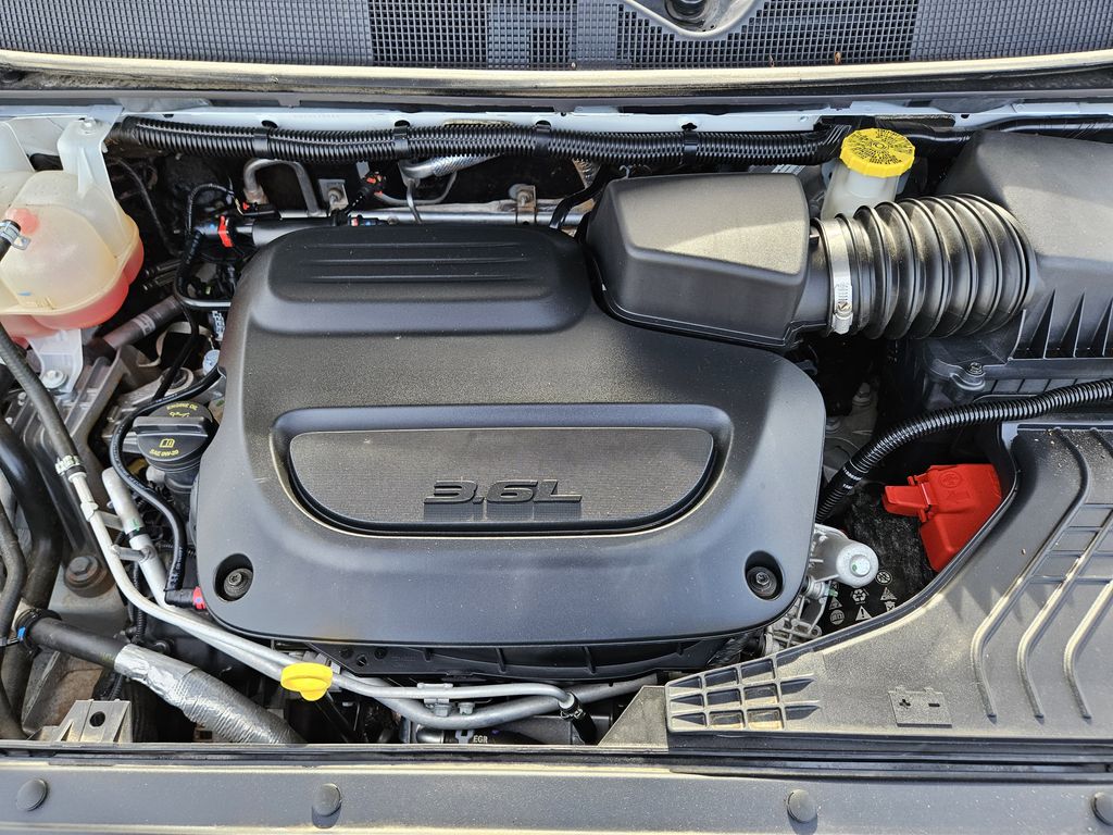 2023 Chrysler Voyager