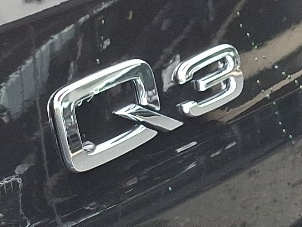 Thumbnail: 2025 Audi Q3 - 19