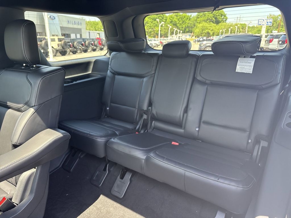 New 2026 Glacier Gray Metallic Tri-Coat Ford Platinum® image 27