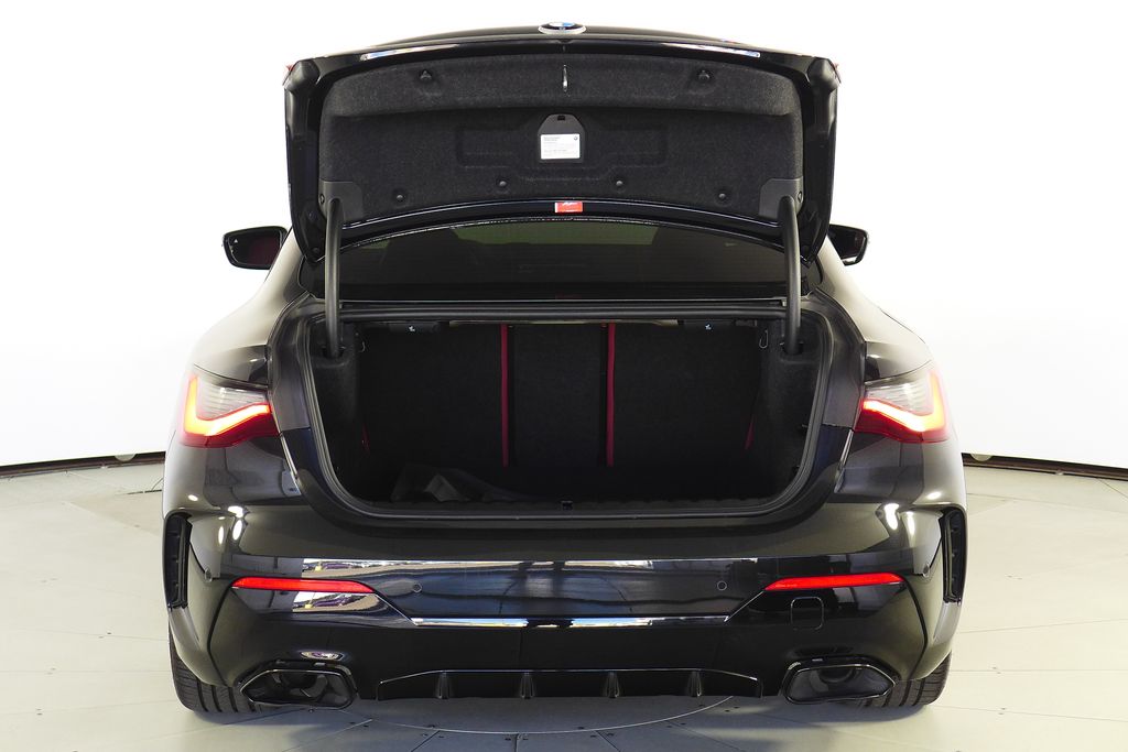 Thumbnail: 2022 BMW 4 Series - 10