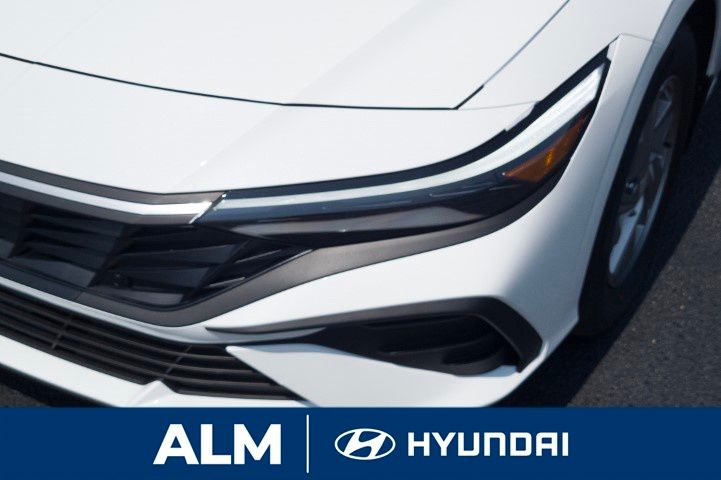 New 2026 White Hyundai SE image 10