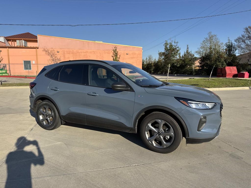 2025 Ford Escape ST-Line FWD