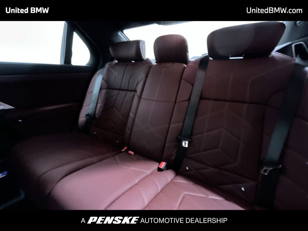 2025 BMW 7 Series 760i xDrive 21