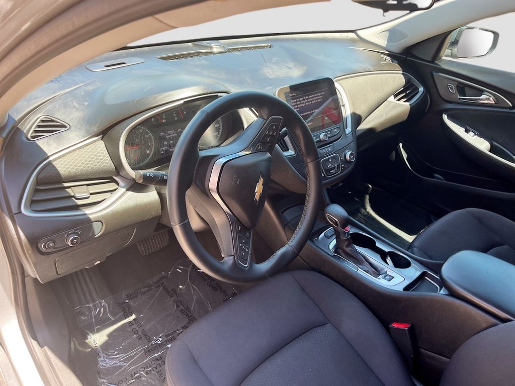Used 2024 Gray Chevrolet RS image 9