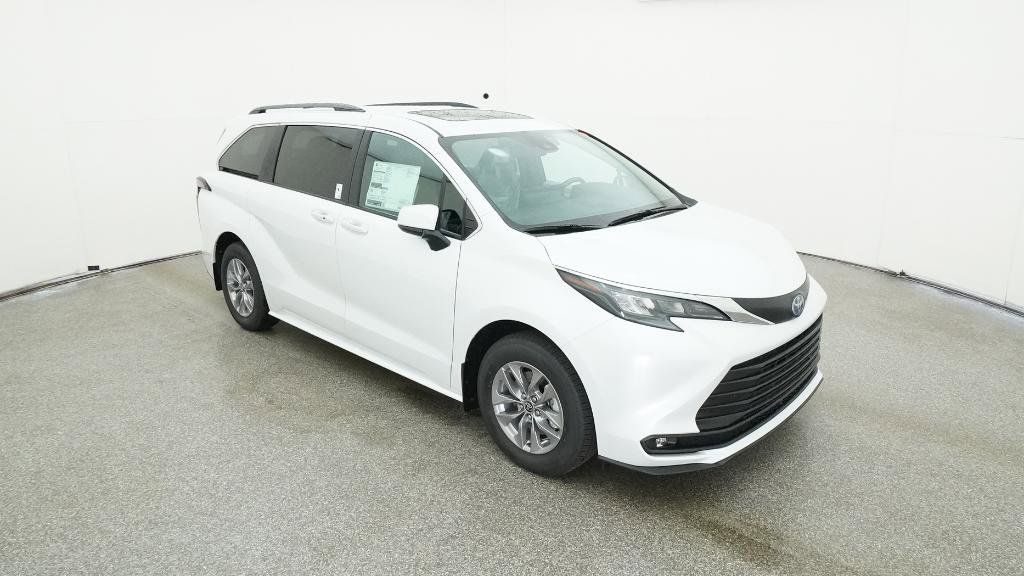 Thumbnail: 2025 Toyota Sienna - 14