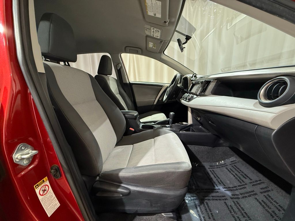 Thumbnail: 2015 Toyota RAV4 - 20