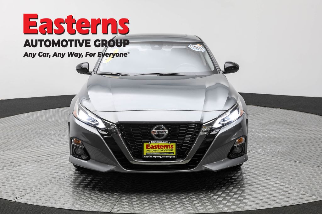 Used 2022 Gray Nissan 2.5 SR image 2