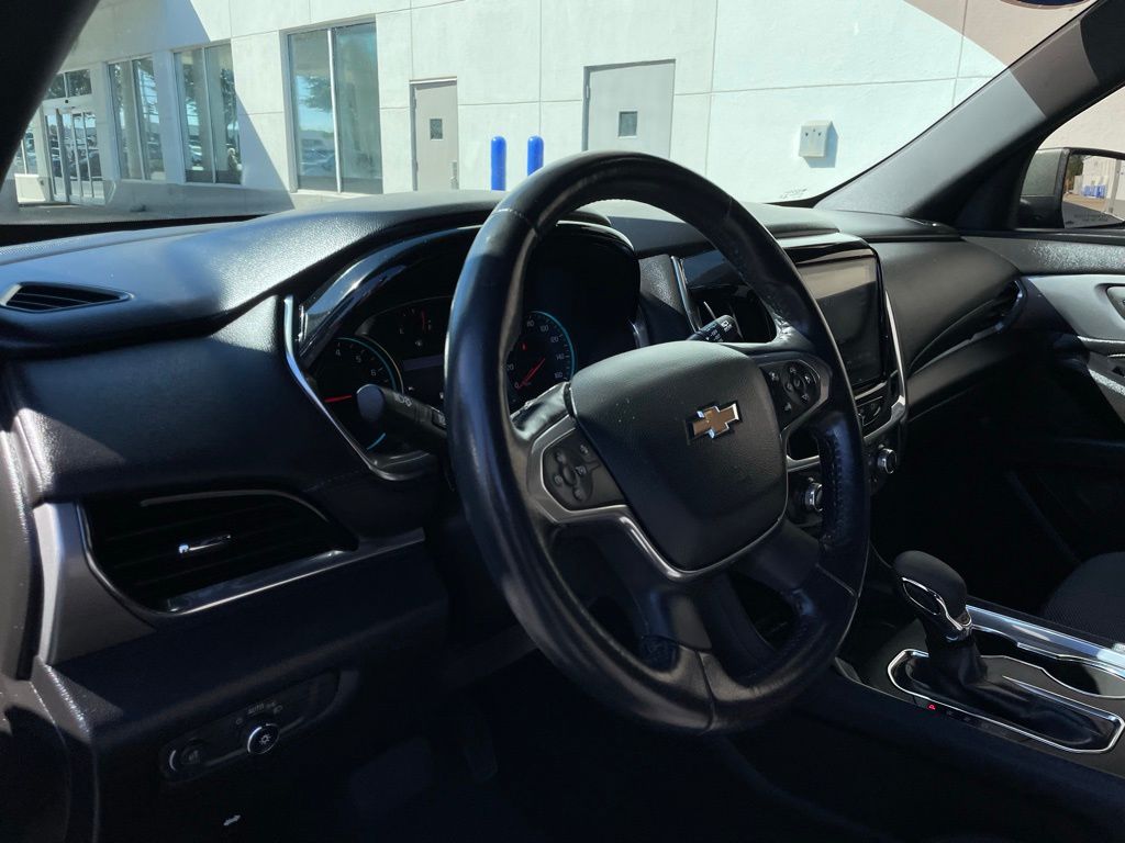 Thumbnail: 2022 Chevrolet Traverse - 27