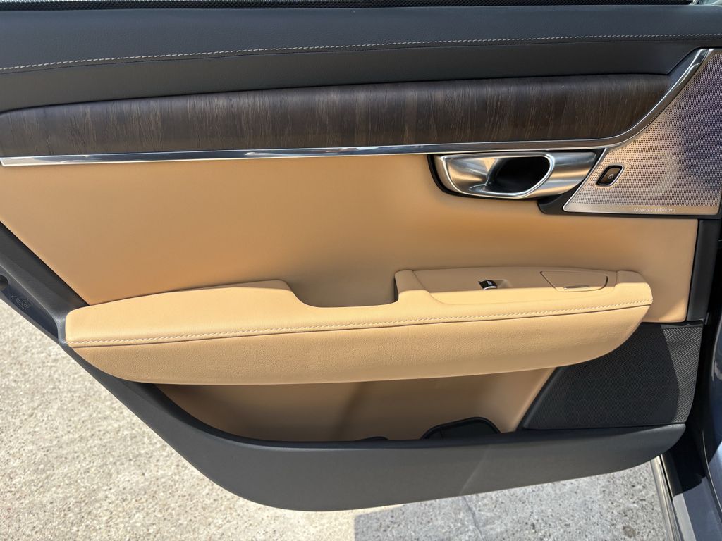 Used 2023 Denim Blue Metallic Volvo Ultimate image 24