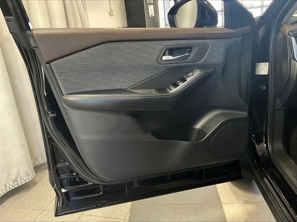 2023 Nissan Rogue — photo 9
