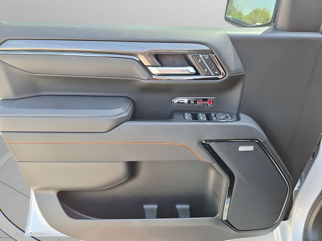 Used 2025 White GMC AT4 image 26