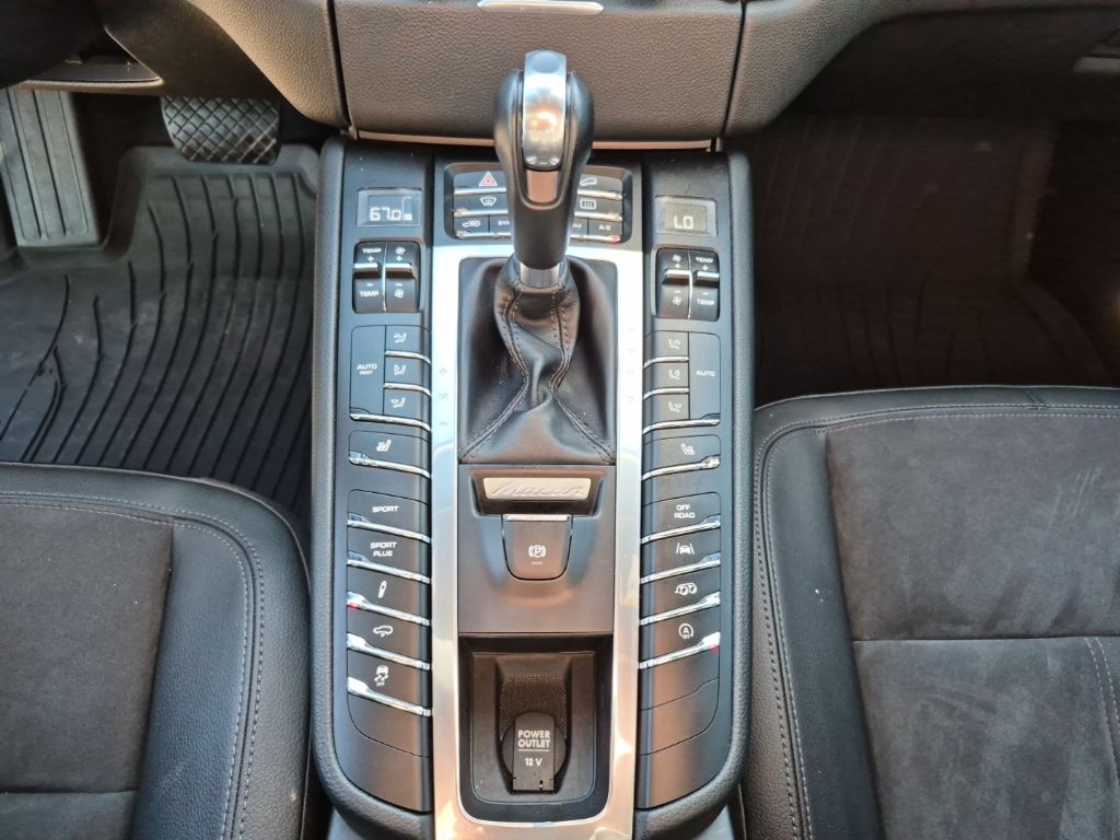 Used Car 2018 Porsche Macan  For Sale Under $25,000 In Austin, Texas