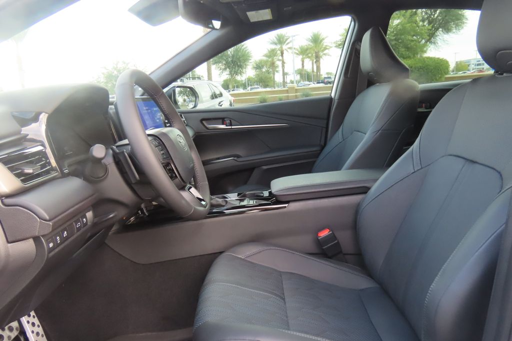 Thumbnail: 2025 Toyota Camry - 18