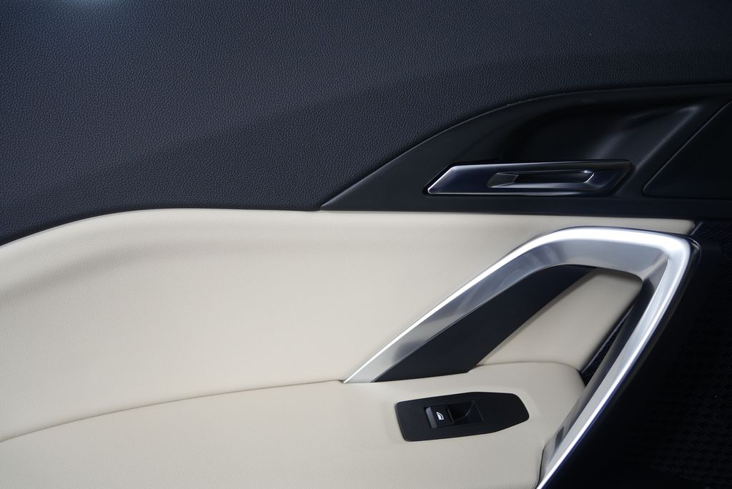 Thumbnail: 2025 BMW X1 - 13