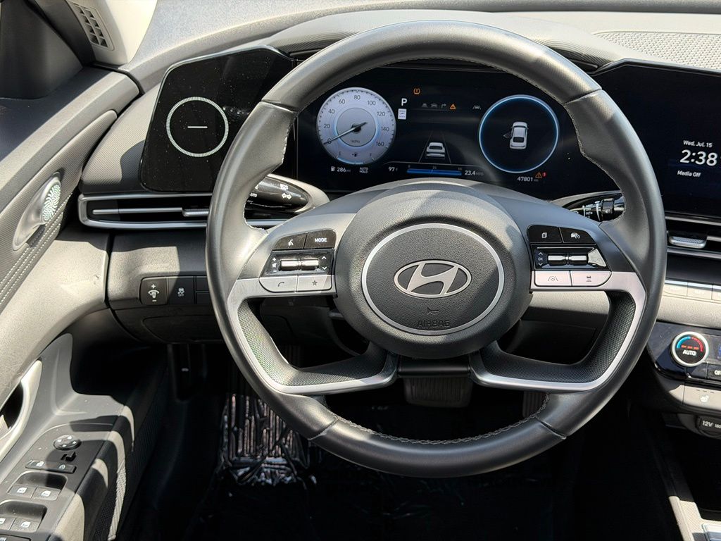 Used 2025 Hyundai Elantra Sedan