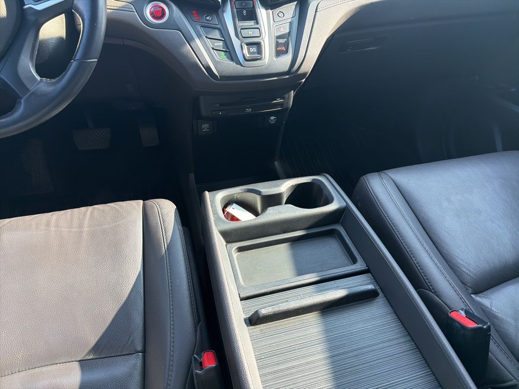 Thumbnail: 2018 Honda Odyssey - 17