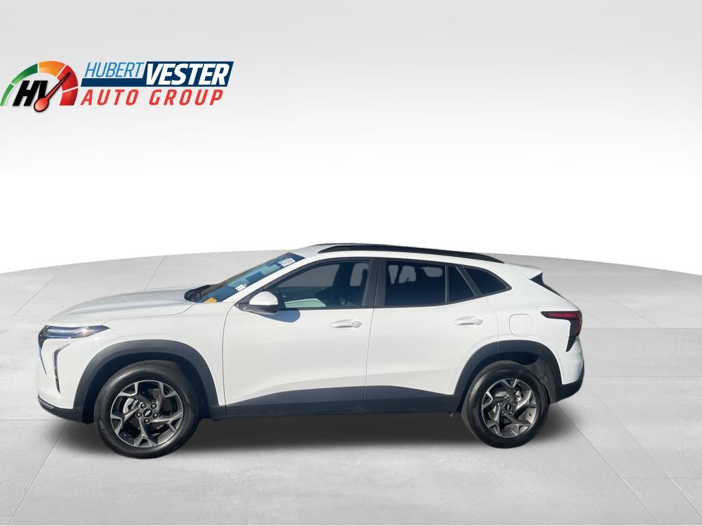 2025 Chevrolet Trax LT's photo