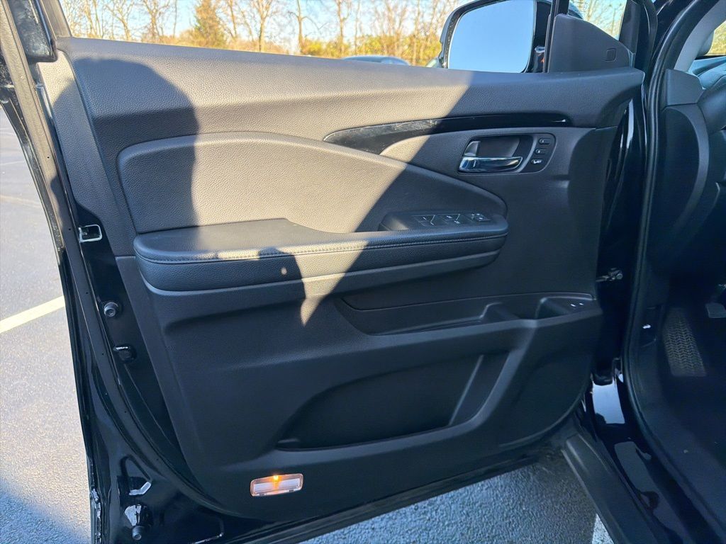 Thumbnail: 2022 Honda Pilot - 19