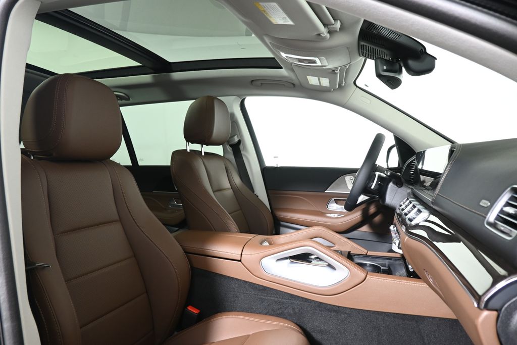 Thumbnail: 2026 Mercedes-Benz GLS - 22