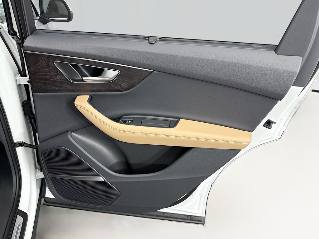 Thumbnail: 2026 Audi Q7 - 28