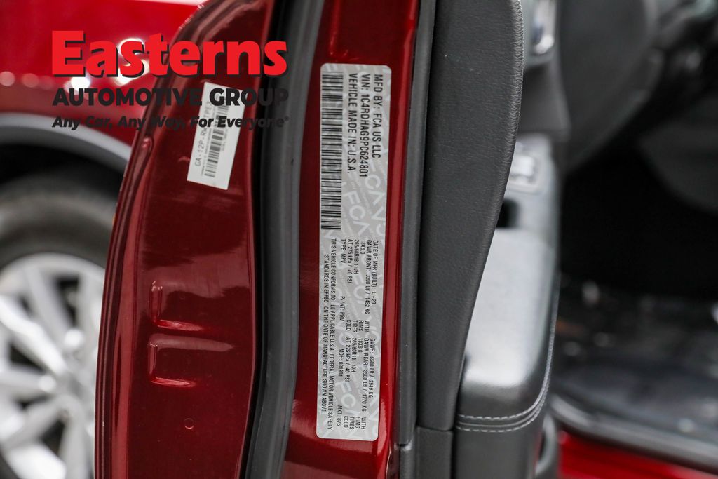 Used 2023 Red Dodge SXT image 33
