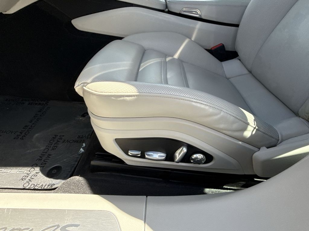 Thumbnail: 2018 Porsche Panamera - 14