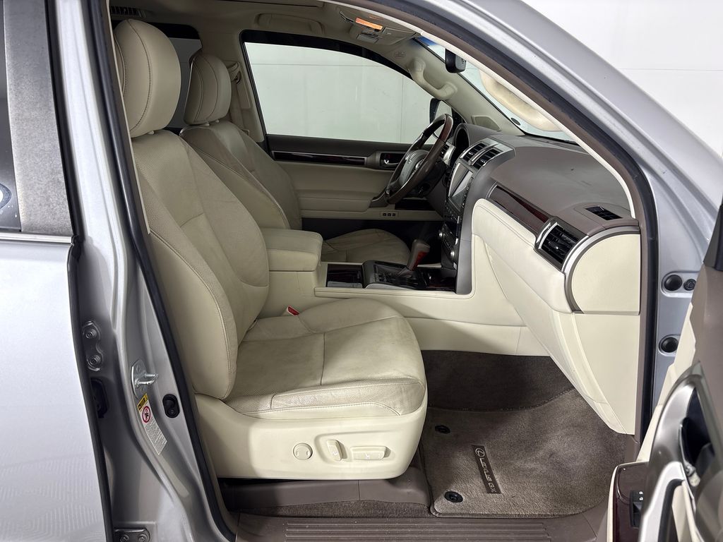 Used 2016 Silver Lexus 460 image 6