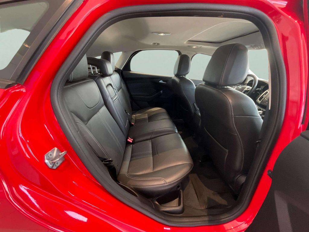 Used 2013 Race Red Ford SE image 22